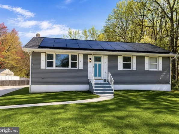 11 Leap Ct, Pennsville, NJ 08070