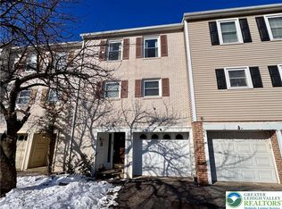 8315 Countryside Ln, Fogelsville, PA 18051