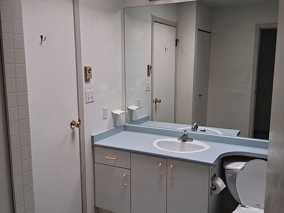 2nd image of 1738 Alberni St #416