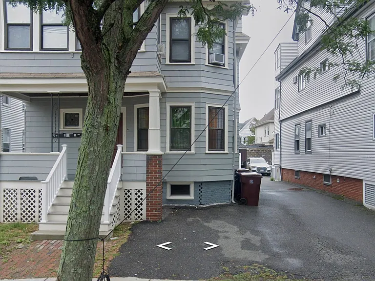 51 Glendale St #B — Photo 6