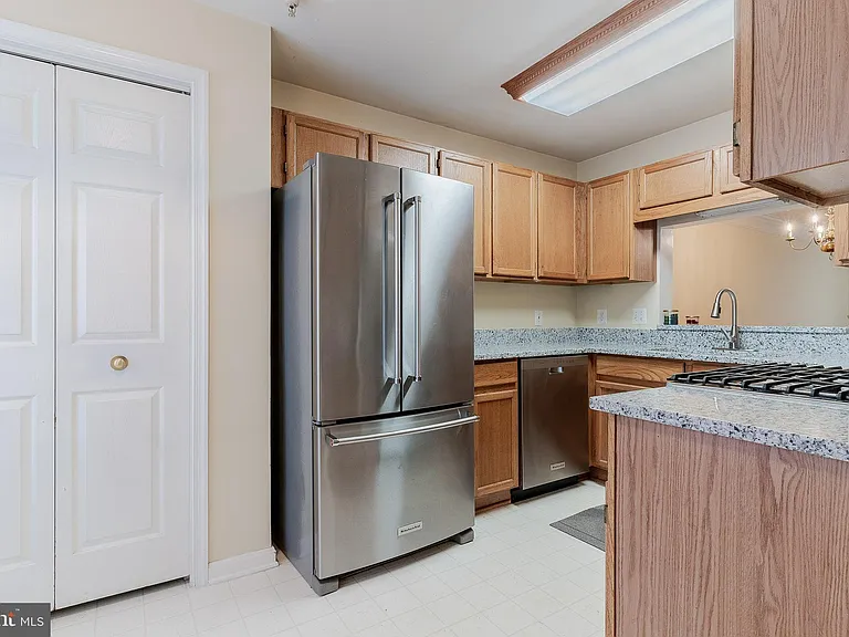 21773 Baldwin Sq — Photo 5