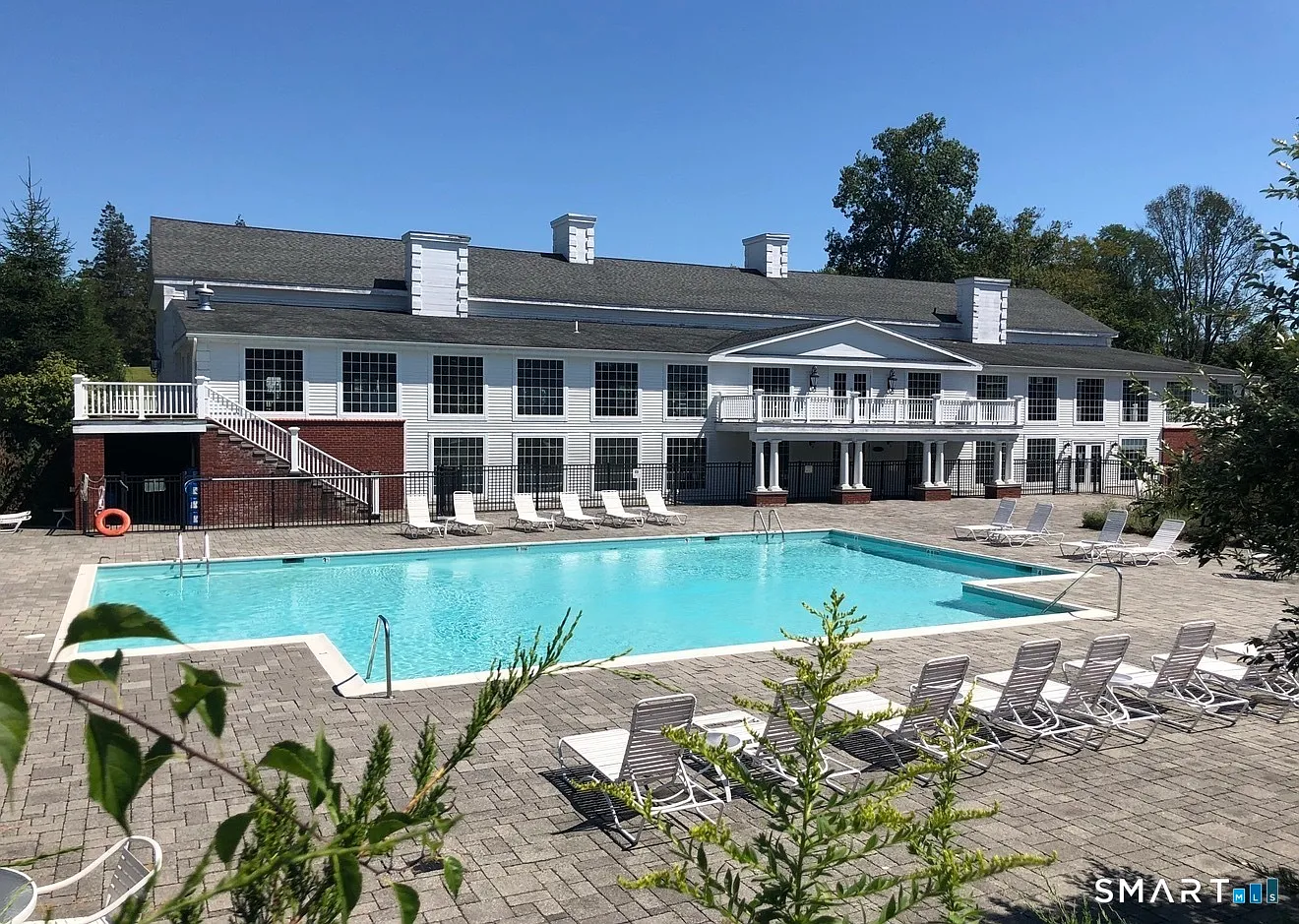 1 bed, 1.0 bath, 1600 sqft, $2,400 — Photo 1