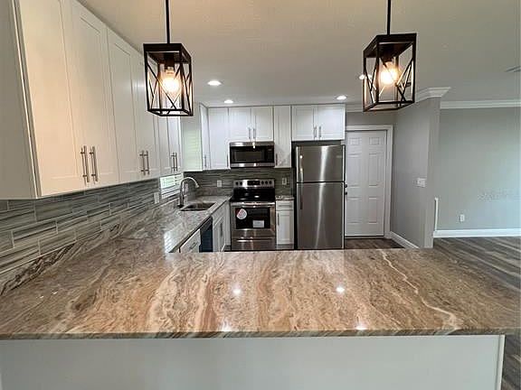 4th image of 2116 Clifton Dr