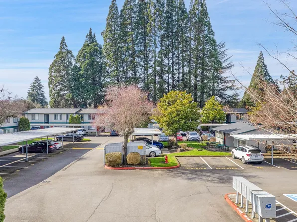 #116 CARLTON SQUARE APARTMENTS