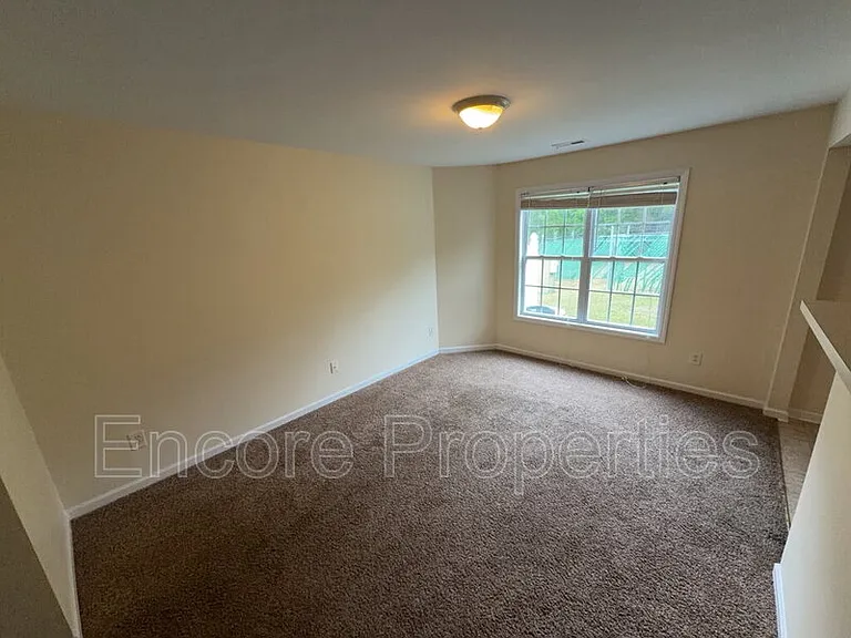 448 Anna St — Photo 5