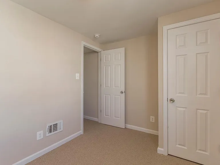 2826 Mercer St — Photo 12