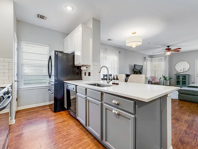 411 W Saint Elmo Rd #37 — Photo 5