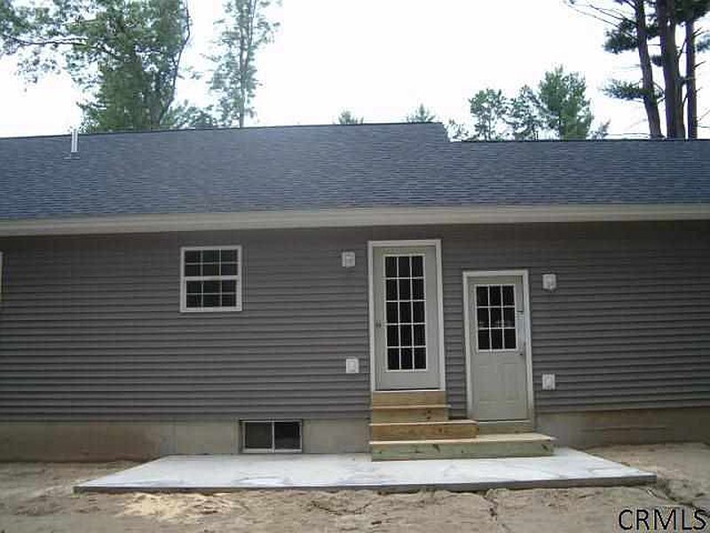 2nd image of 26 CHARLTON Street