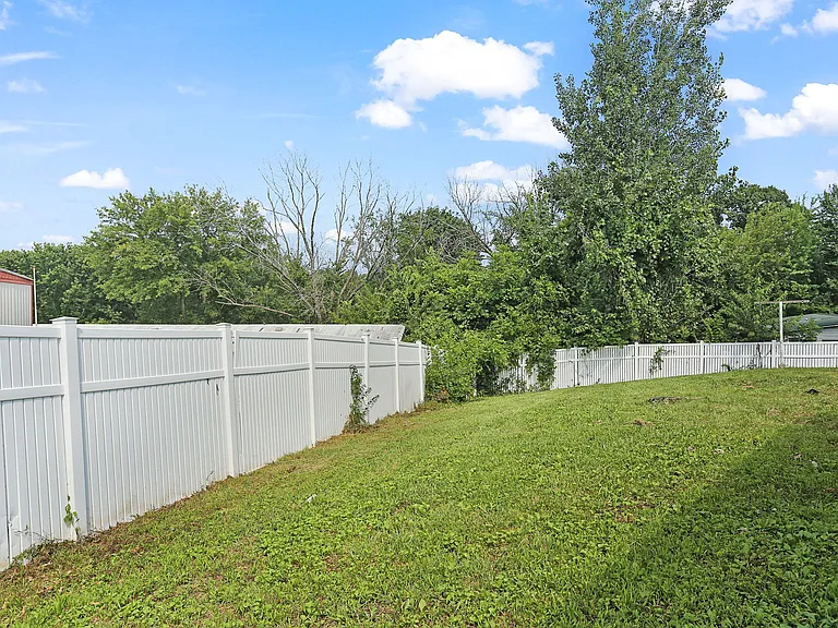 641 Carolee Ct — Photo 10
