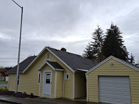 2nd image of 320 Dennis St SE