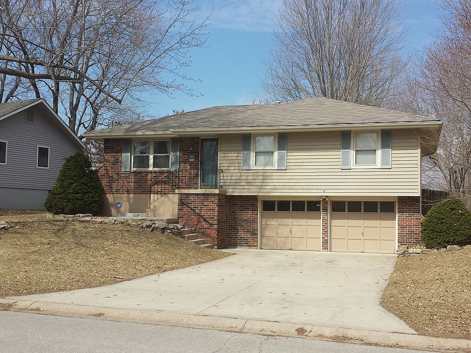 1st image of 313 SW Stoney Brook Ln