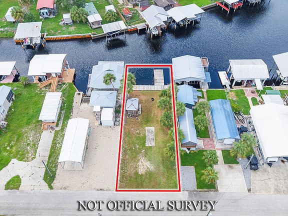 3rd image of 464 SE 256th St
