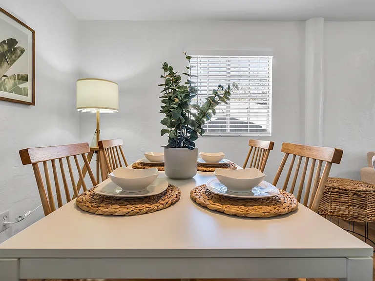 1627 N Bryant Ave #B — Photo 6