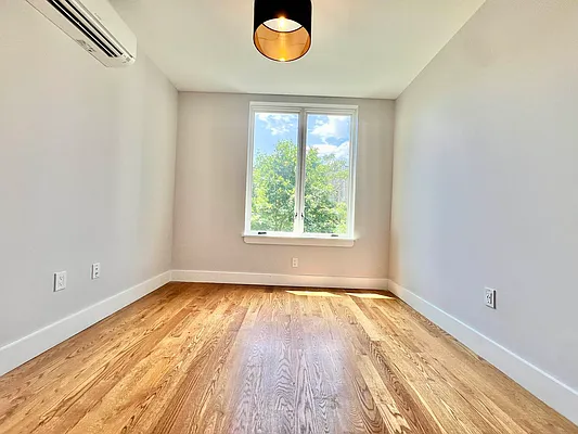 Rented by ERNY LLC | media 18