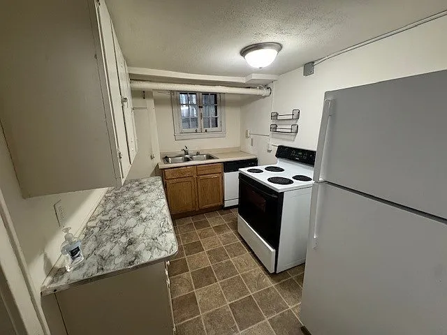 2024 Kendall Ave #5 — Photo 5