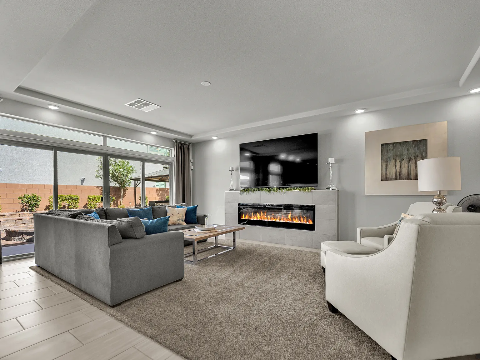 3 bed, 2212 sqft, $3,900 — Photo 4