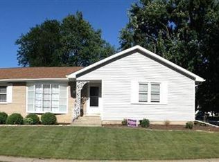 411 Cardinal Dr, Crown Point, IN 46307