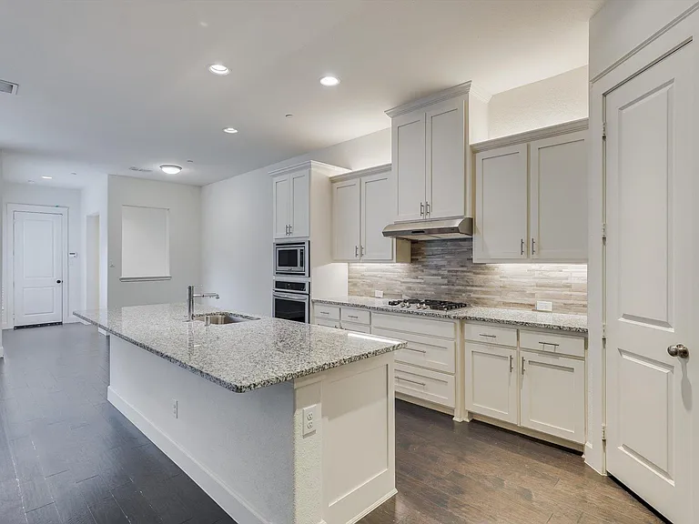 4064 Washburne Dr — Photo 8