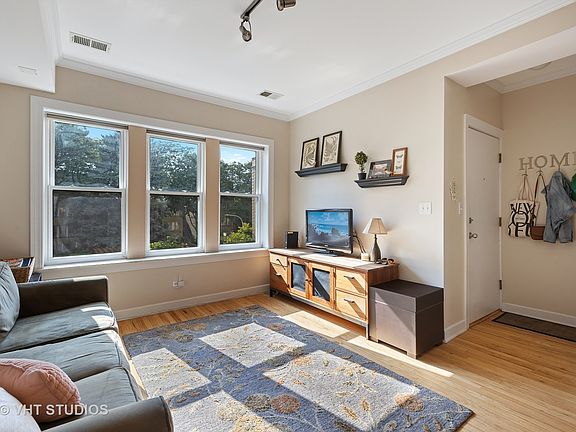 4th image of 4031 N Mozart St #2