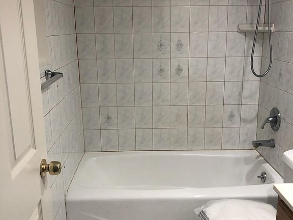 4th image of 790 Edinburgh St