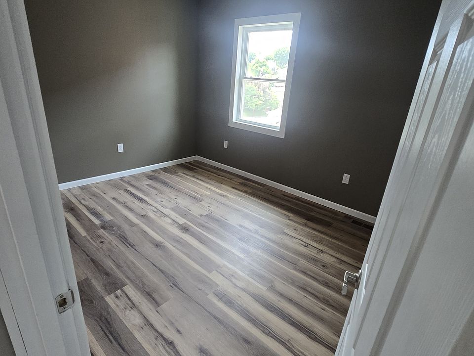 1st image of 115 Nicholas St #B