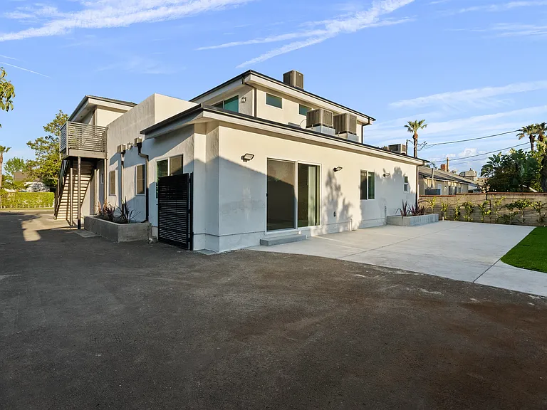 6051 Teesdale Ave — Photo 29