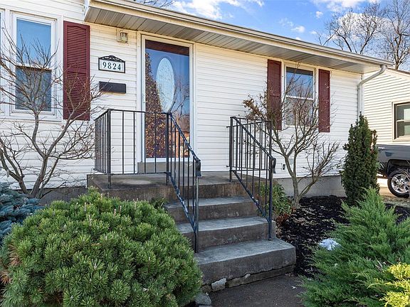 2nd image of 9824 Eastbrook Dr