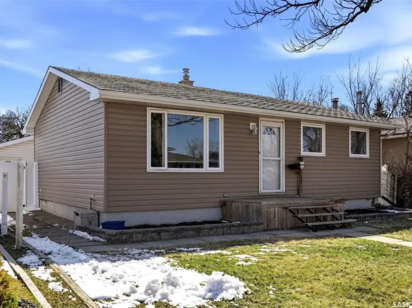 87 Carmichael ROAD, Regina, SK S4R 0C6