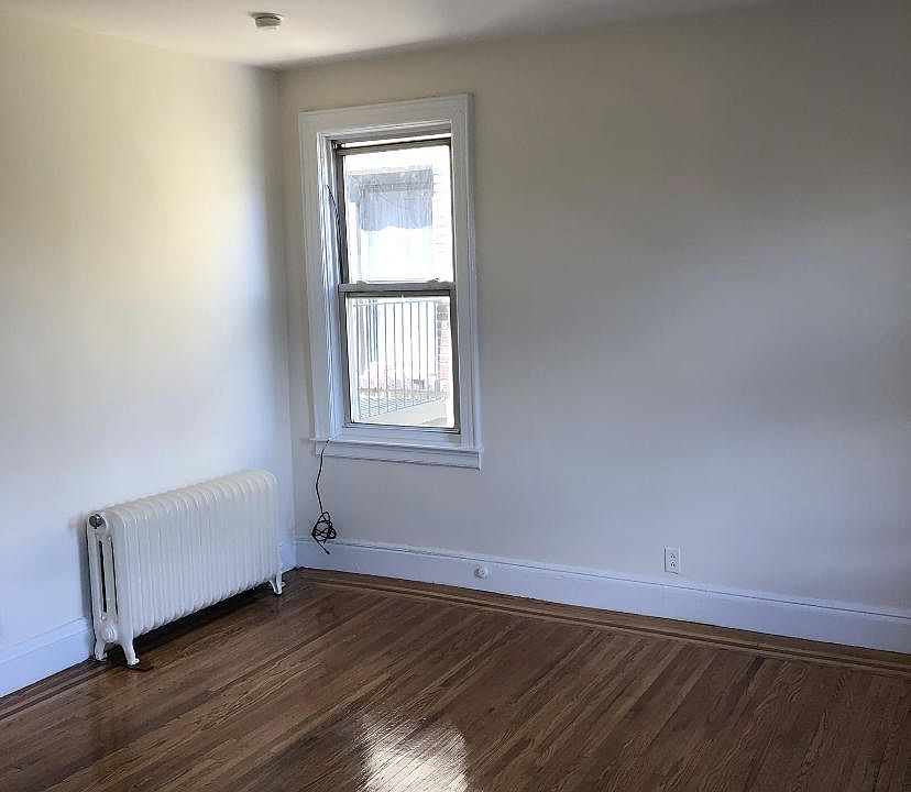 2nd image of 34 First St APT 3