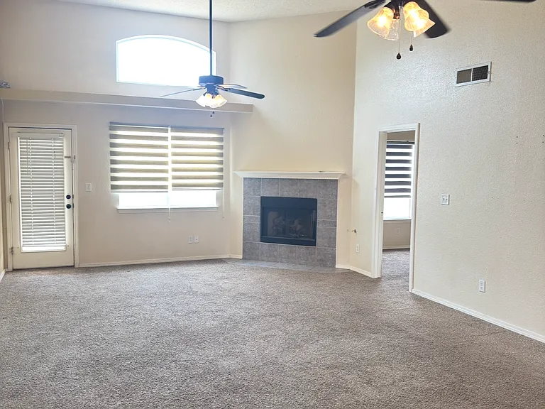 5020 Cedar Sands Ln — Photo 3