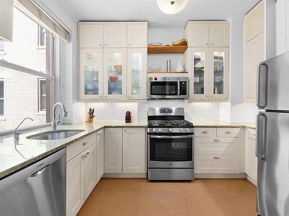 4th image of 780 W End Ave APT 3D
