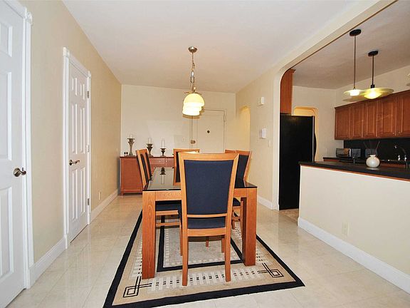 3rd image of 58 Grace Ave APT 1F