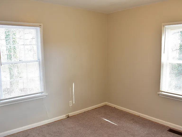 2774 Blount St — Photo 13