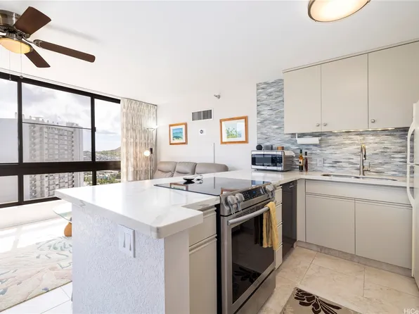 300 Wai Nani Way #I-2001, Honolulu, HI 96815