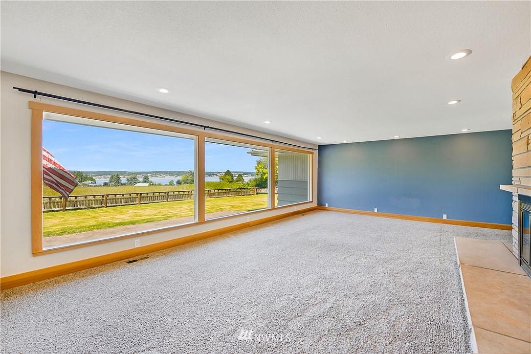 Oak Harbor, WA 98277