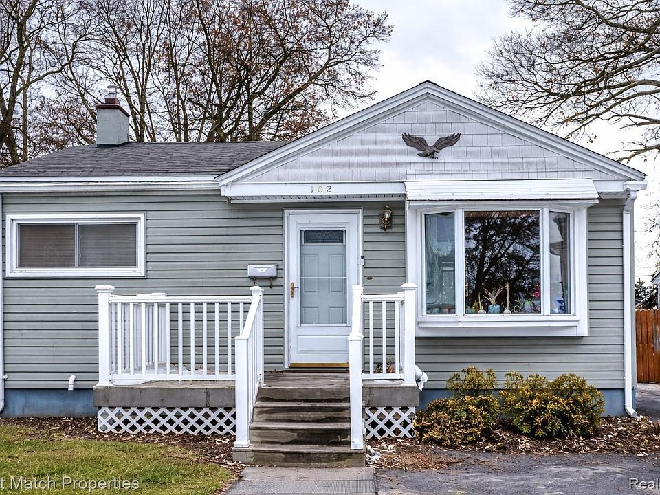 1st image of 102 E Cornell Ave