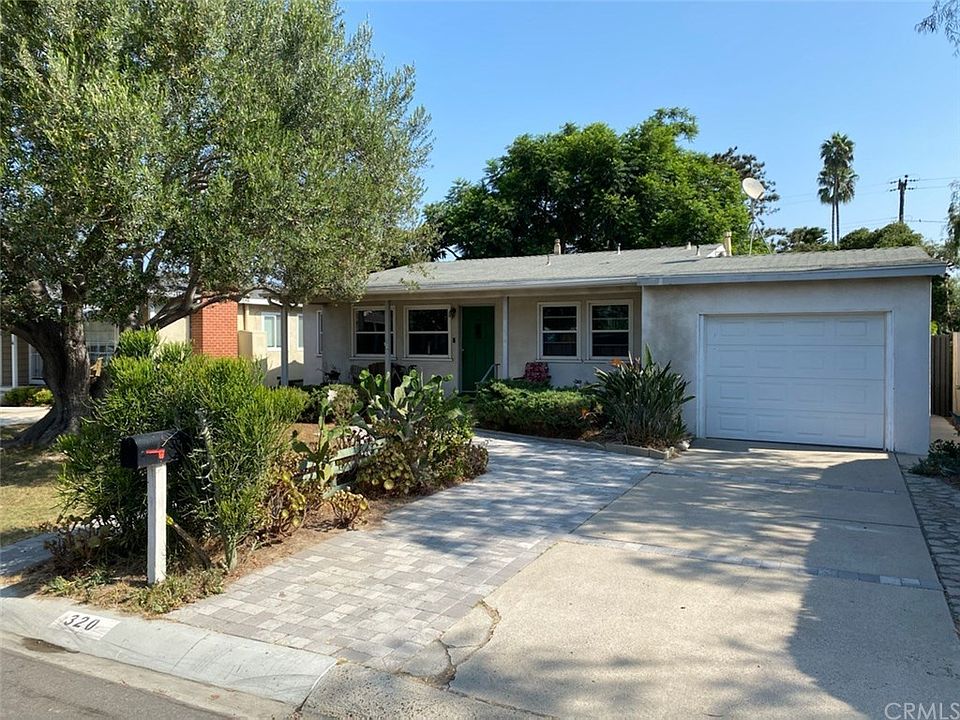 1st image of 320 Colleen Pl