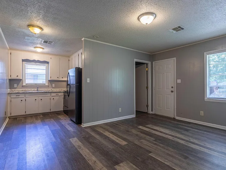 702 Placid Dr — Photo 15