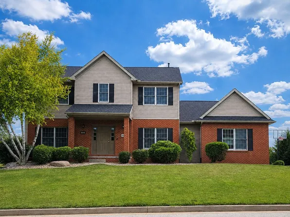 409 Whispering Pines Cc Ln, Normal, IL 61761