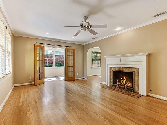 4th image of 1240 Miramar Ave