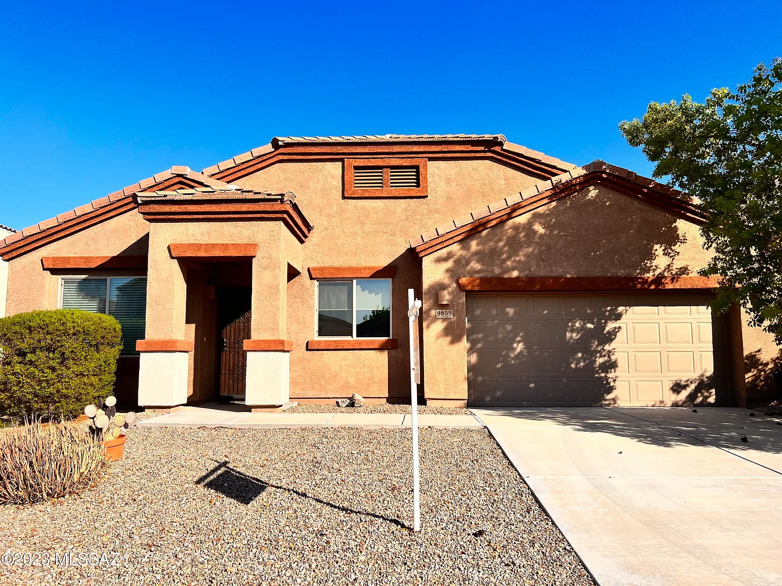 4 bed, 2.0 bath, 2020 sqft, $2,350 — Photo 1