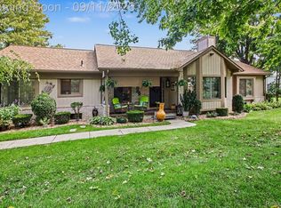 20433 Villa Grande Cir, Clinton Township, MI 48038