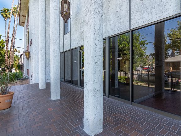4th image of 1146 E Lexington Dr #25