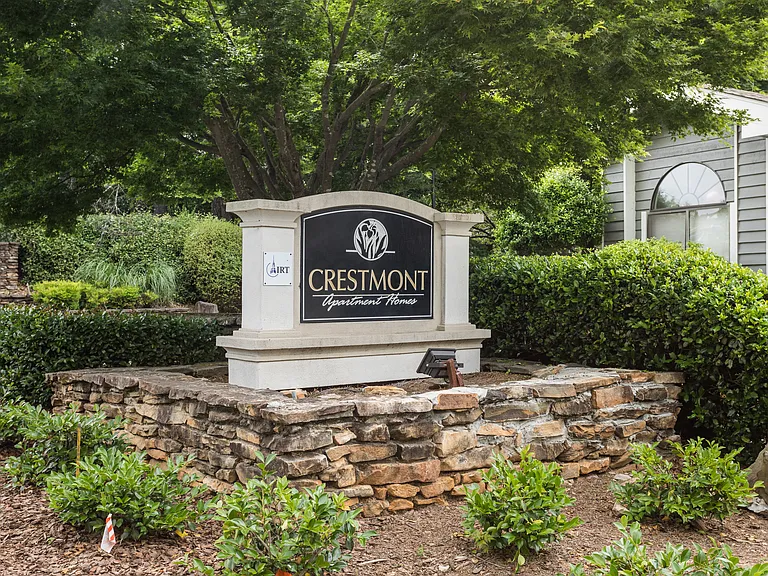 Crestmont Apartments — Photo 25