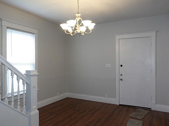 4th image of 110 Pine St