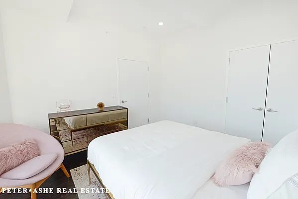 Rented by Peter Ashe | media 6