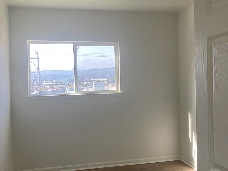 409 Orange Ave W — Photo 18
