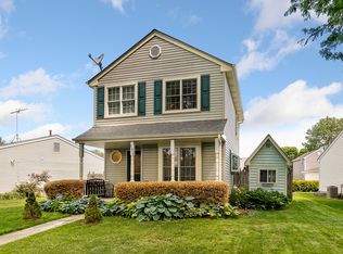 891 Manchester Crse, Geneva, IL 60134