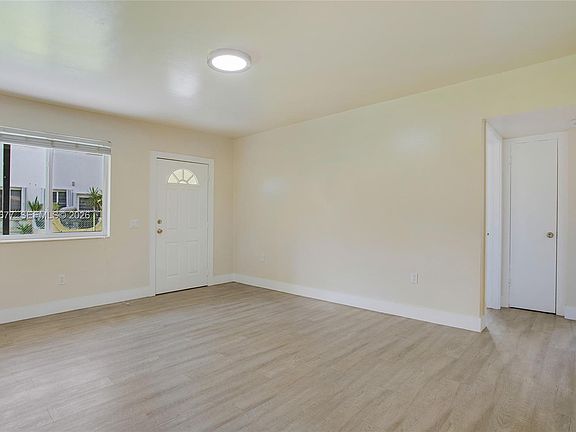3rd image of 463 Florida Blvd #463