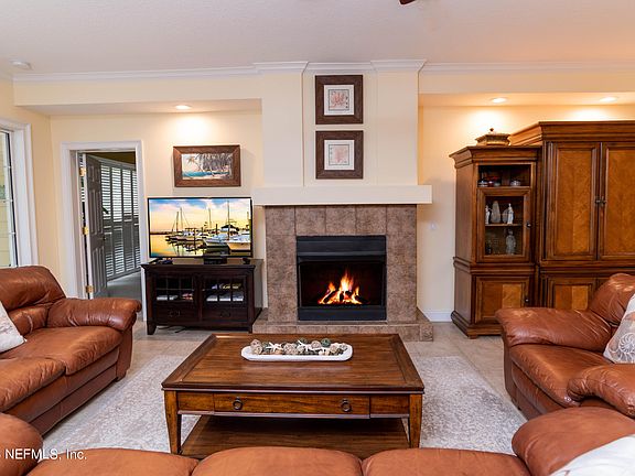 3rd image of 330 N SHORE Circle #1113